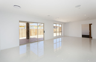 Family Room (2013-12-16)