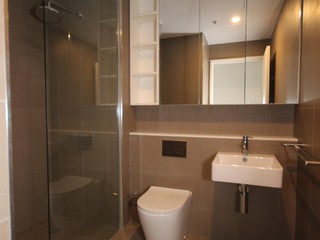 Bathroom (2017-02-22)