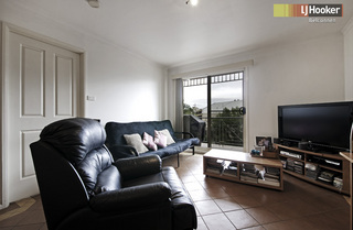 Lounge (2011-04-06)