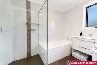 Bathroom (2015-10-21)