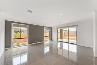 Family Room (2011-11-09)