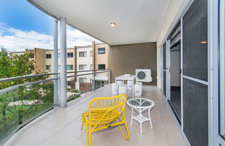 Balcony (2015-10-26)