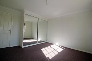 5/7 Wiseman Avenue North Wollongong - Bedroom (2015-08-13)