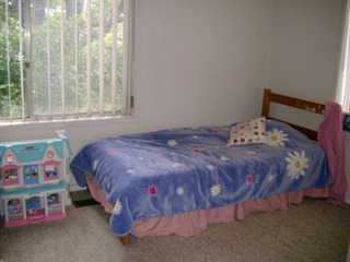 Bed 2 (2003-10-30)