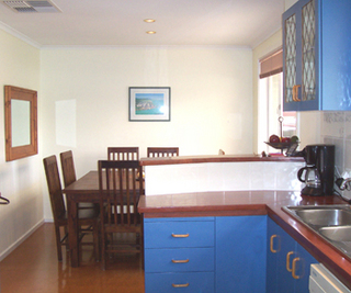 Kitchen to Dining (2005-10-12)