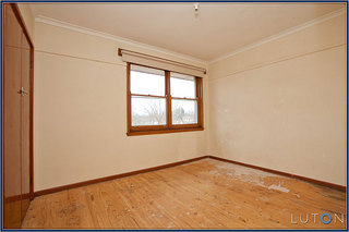 Bedroom 2 (2011-06-14)