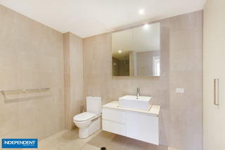 Bathroom (2014-04-04)