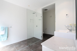 Ensuite (2014-04-01)