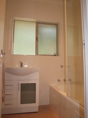 Main Bathroom (2011-01-04)