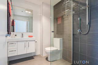 Main Bathroom (2019-05-30)