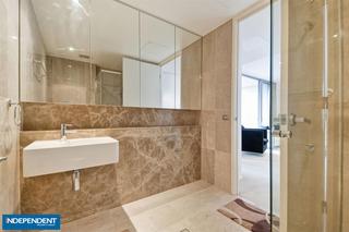 Bathroom (2012-02-02)