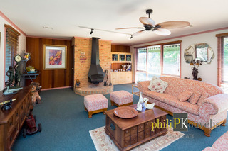 Lounge Room (2014-10-08)