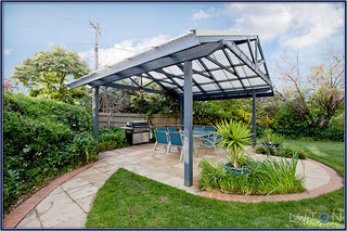 Outdoor entertaining area (2013-10-10)