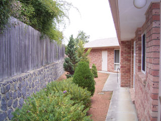 Side of house (2004-12-03)