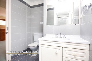 Upper Bathroom (2012-01-19)