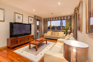 Lounge Room (2015-10-06)
