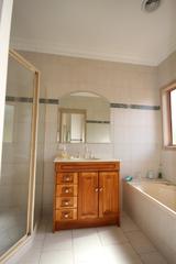 Bathroom (2014-09-22)