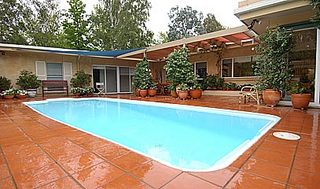 Pool (2004-02-25)