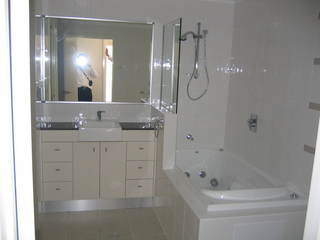 Bathroom (2004-11-17)