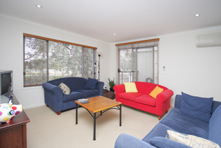 Lounge (2009-08-11)