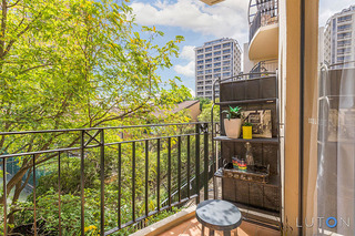 Balcony (2016-04-01)