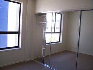 Bedroom 1 (2011-12-07)