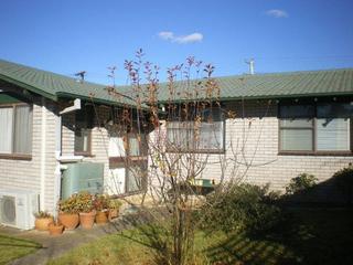Rear view (2011-06-06)
