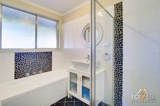 Bathroom (2017-11-08)