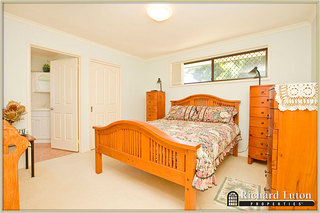 Bedroom 1 (2010-12-23)