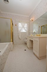 Ensuite (2009-10-09)