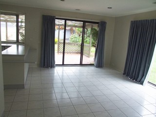Family Room (2016-09-30)