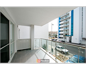 Balcony (2015-09-30)