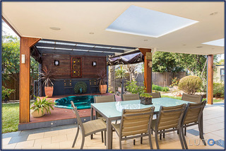 Outdoor entertaining area (2014-09-09)