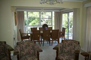 Dining (2002-08-19)