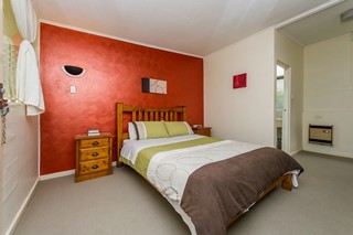 Unit 26 - Bedroom 1 (2014-10-27)