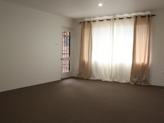 7/9 Campbell Street Wollongong - Living (2018-02-08)