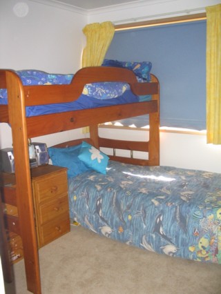 Bed 3 (2004-04-21)