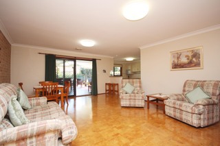 Family Room (2011-03-01)