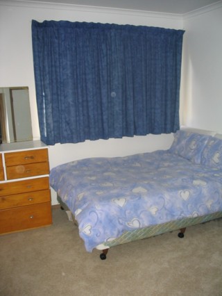 Bed 2 (2004-04-20)