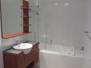 Bathroom (2017-06-30)