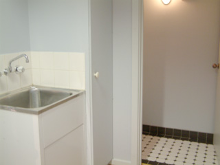 Studio (2005-04-11)