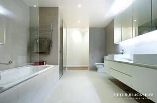 Bathroom (2006-08-25)