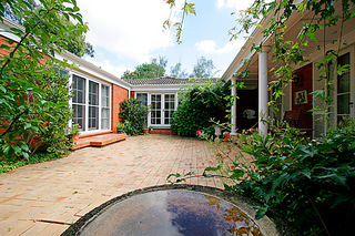 Courtyard (2007-12-06)