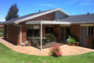 Rear yard (2004-11-18)