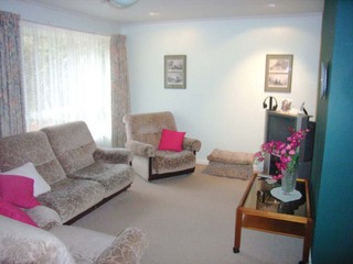 Lounge (2006-06-10)