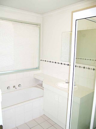 Bathroom (2005-01-05)