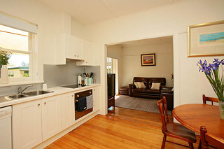 Kitchen to Lounge (2010-07-19)