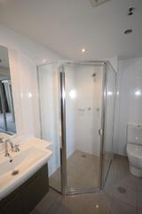 Bathroom (2016-04-28)