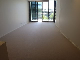 Lounge Room (2014-07-03)