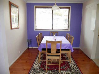 Dining (2004-05-05)
